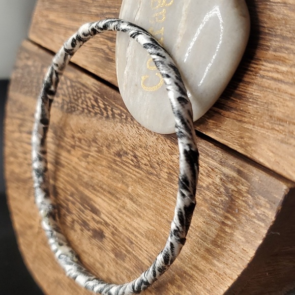 B2633 white and black snakeskin‎ melt bracelet zebra - Picture 1 of 2